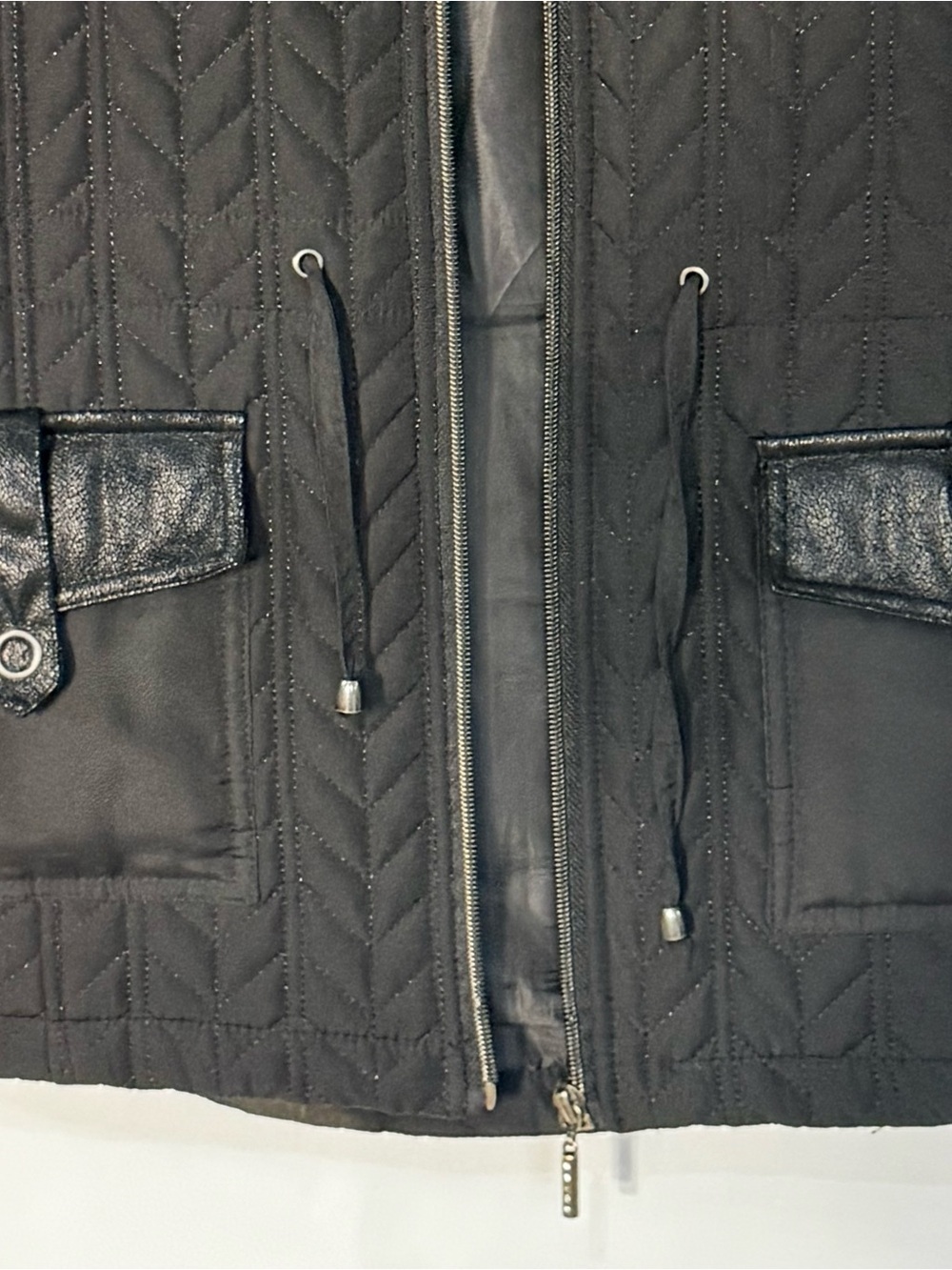 Mountain Lake Black Quilted Utility Vest Faux Leather Trim Size Small - Picture 6 of 8